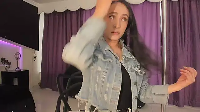 Coral Gibson online show from March 18, 12:52 pm