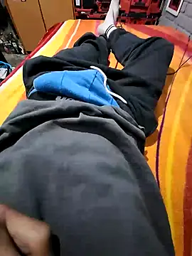 Snapshot of emiur chatting on December 18, 10:46 pm emiur online show from December 18, 10:46 pm