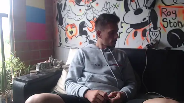 roystonee01 online show from November 17, 12:33 pm