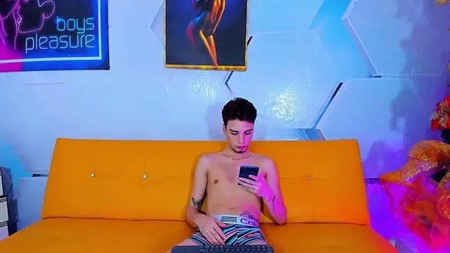 little alex01 online show from December 8, 11:08 pm