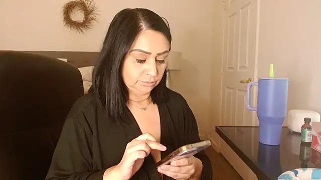 AlyssiaAmoreXO online show from October 29, 4:42 pm