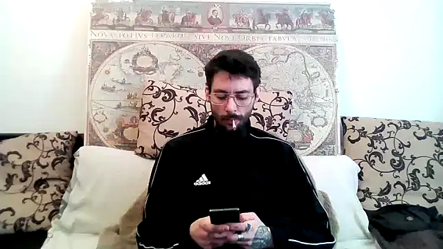 Snapshot of casualtimepassenger chatting on March 10, 8:04 am casualtimepassenger online show from March 10, 8:04 am