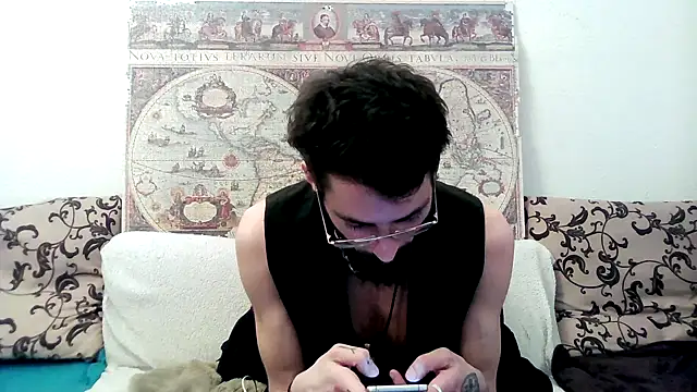 Snapshot of casualtimepassenger chatting on March 16, 5:07 pm casualtimepassenger online show from March 16, 5:07 pm