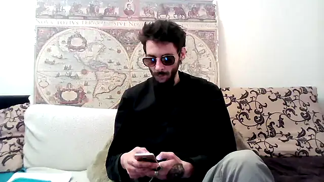 Snapshot of casualtimepassenger chatting on March 19, 5:50 pm casualtimepassenger online show from March 19, 5:50 pm