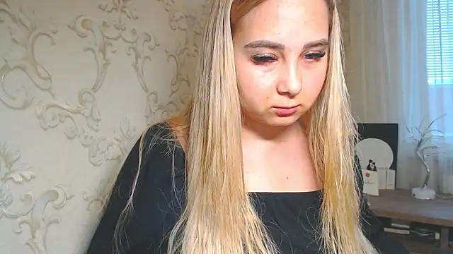 DolphinDreams online show from April 10, 7:24 am