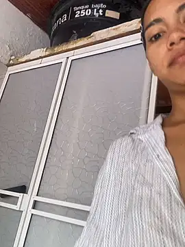 Snapshot of valeriah_7 chatting on January 16, 1:59 pm valeriah 7 online show from January 16, 1:59 pm