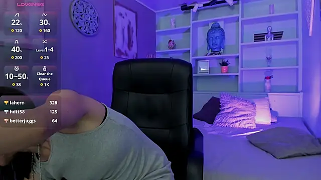 Lucy Williiams online show from February 13, 8:55 pm