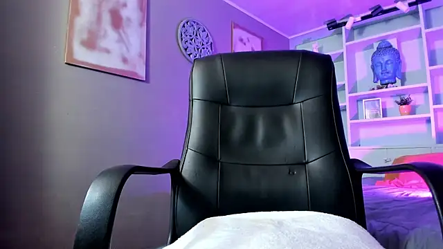 Lucy Williiams online show from March 9, 12:21 am