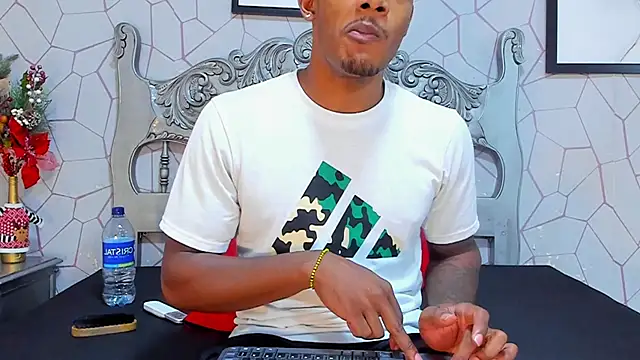 Snapshot of jackmacson chatting on December 5, 10:23 pm jackmacson online show from December 5, 10:23 pm