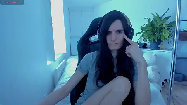 CeriseLapine online show from March 12, 8:30 am