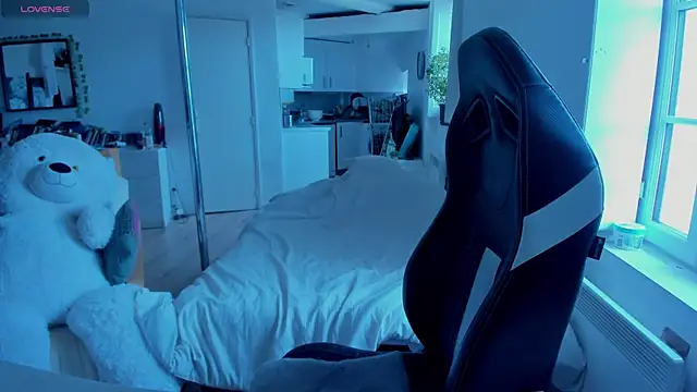 CeriseLapine online show from March 14, 9:24 am