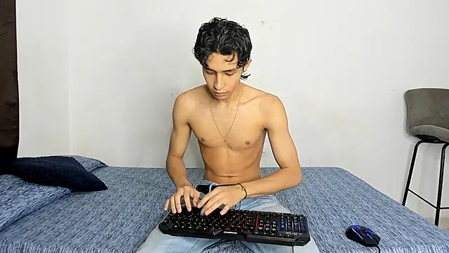 evanscollins online show from December 15, 10:47 pm