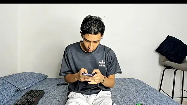 evanscollins online show from February 6, 11:41 pm