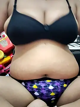 Ayesha300 online show from November 4, 5:34 pm