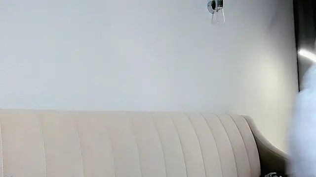 LilianSwall online show from October 17, 12:52 pm