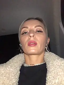 Diamond Bunny  online show from December 24, 3:16 pm