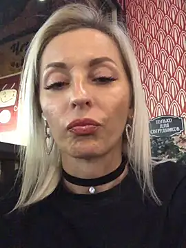 Diamond Bunny  online show from January 7, 4:27 pm