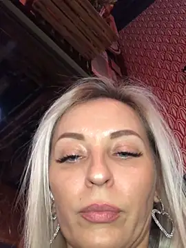 Diamond Bunny  online show from January 8, 4:11 pm