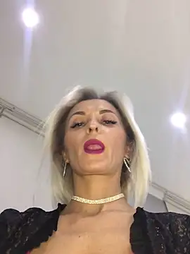 Diamond Bunny  online show from February 21, 5:09 pm