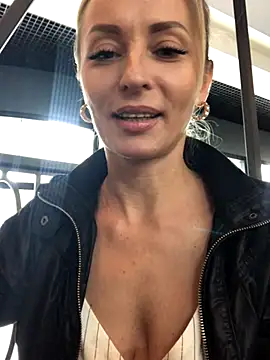 Diamond Bunny  online show from September 23, 4:32 pm