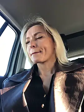 Diamond Bunny  online show from November 1, 11:34 am