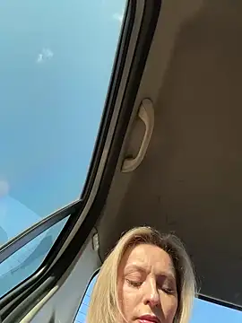 Diamond Bunny  online show from February 20, 1:22 pm