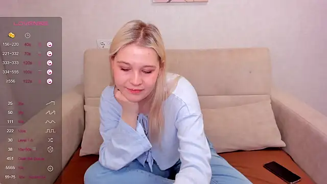Snapshot of Colleen_Blake chatting on January 5, 1:03 am Colleen Blake online show from January 5, 1:03 am