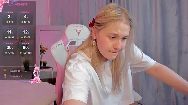 Snapshot of Colleen_Blake chatting on February 19, 9:03 pm Colleen Blake online show from February 19, 9:03 pm