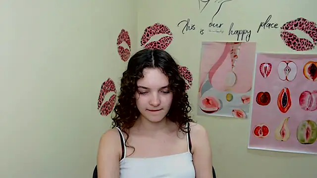 Snapshot of _SusieSu_ chatting on February 11, 4:24 pm SusieSu online show from February 11, 4:24 pm