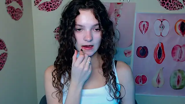 Snapshot of _SusieSu_ chatting on October 18, 6:37 am SusieSu online show from October 18, 6:37 am