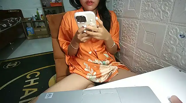 Snapshot of BIN-NA chatting on December 6, 8:07 pm BIN-NA online show from December 6, 8:07 pm