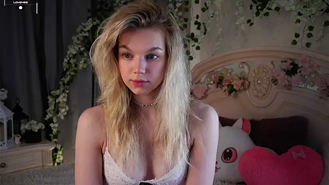 EdlinAlliston online show from November 3, 2:18 pm