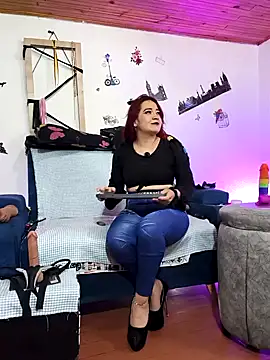Snapshot of keila_j chatting on April 25, 9:56 am keila j online show from April 25, 9:56 am