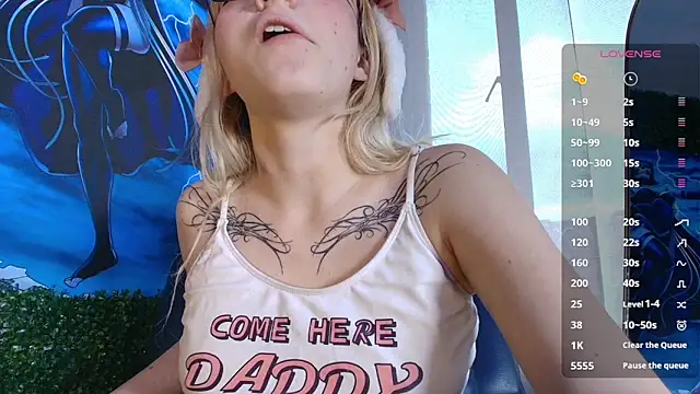 Snapshot of Cloe_five chatting on January 12, 2:44 pm Cloe five online show from January 12, 2:44 pm