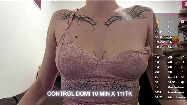 Snapshot of Cloe_five chatting on February 20, 1:33 pm Cloe five online show from February 20, 1:33 pm