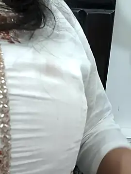 Anamika Kapoor online show from March 22, 9:07 pm