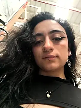 Lila Desiree online show from April 3, 8:40 pm