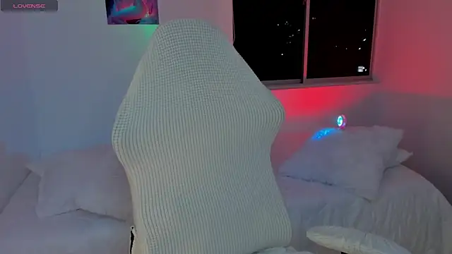 Snapshot of Eileenford_ chatting on December 18, 12:10 am Eileenford online show from December 18, 12:10 am