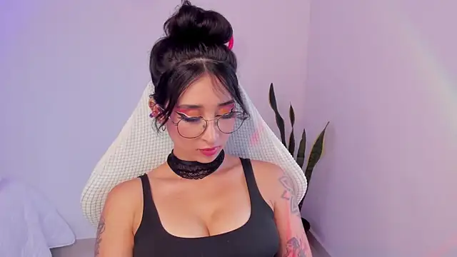 Snapshot of Eileenford_ chatting on February 26, 10:42 pm Eileenford online show from February 26, 10:42 pm