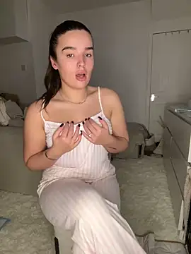 maisiesmithx online show from January 7, 9:14 pm