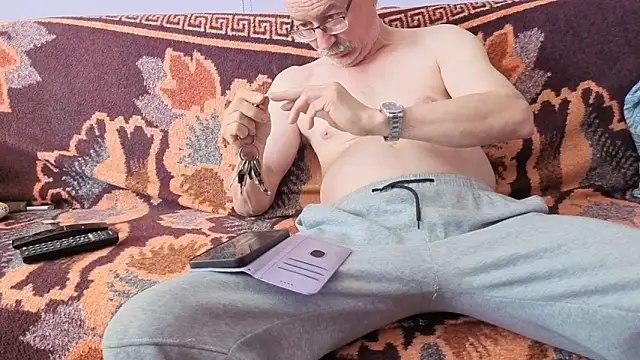 Snapshot of loverboyxxx69 chatting on May 2, 9:14 am loverboyxxx69 online show from May 2, 9:14 am