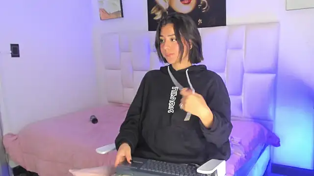 Snapshot of Antonella_Fontanna chatting on January 25, 8:10 am Antonella Fontanna online show from January 25, 8:10 am