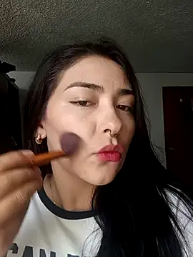 Snapshot of SophieWinslow chatting on March 8, 9:08 pm SophieWinslow online show from March 8, 9:08 pm