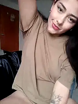 Snapshot of SophieWinslow chatting on March 15, 10:55 pm SophieWinslow online show from March 15, 10:55 pm