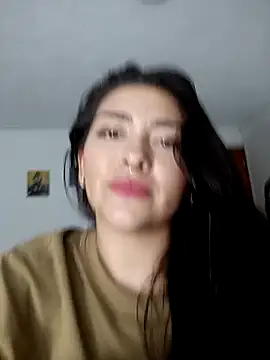 Snapshot of SophieWinslow chatting on March 16, 1:59 am SophieWinslow online show from March 16, 1:59 am