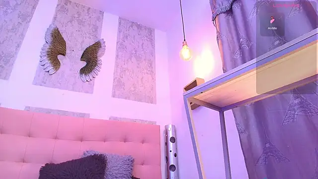 Snapshot of zhamira_21 chatting on June 18, 8:57 pm zhamira 21 online show from June 18, 8:57 pm
