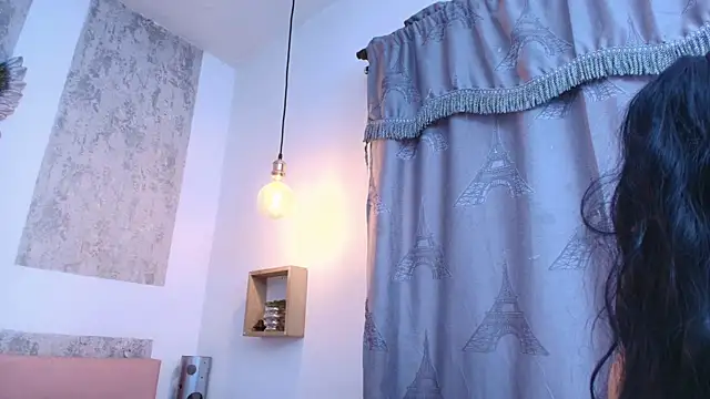 Snapshot of zhamira_21 chatting on June 26, 8:24 pm zhamira 21 online show from June 26, 8:24 pm