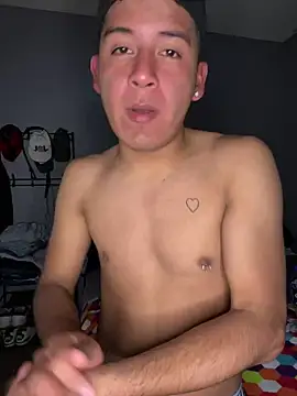 Snapshot of Oscar_Bratz chatting on December 7, 4:20 am Oscar Bratz online show from December 7, 4:20 am