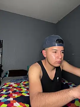 Snapshot of Oscar_Bratz chatting on December 18, 4:31 am Oscar Bratz online show from December 18, 4:31 am