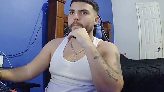 Snapshot of MasterKvn chatting on February 3, 11:26 pm MasterKvn online show from February 3, 11:26 pm